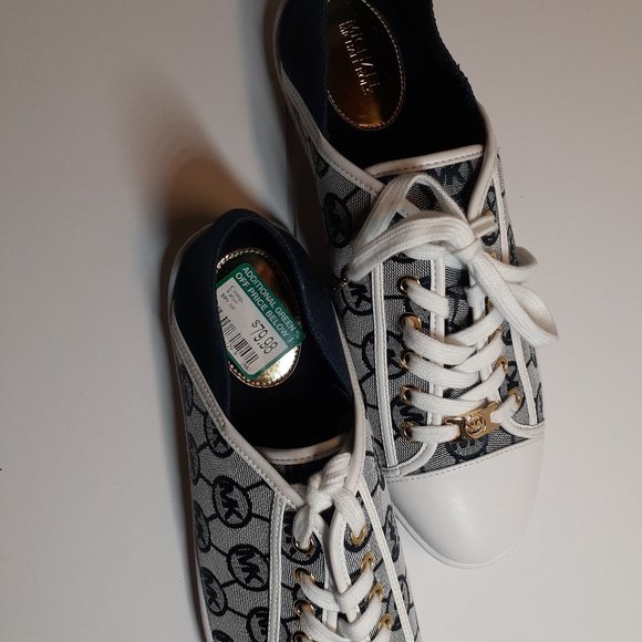 Michael Kors Bailee Logo Sneakers. - Picture 6 of 7